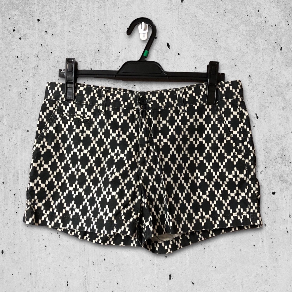 GAP • Black/Off-White Printed Shorts • Size 4 Regular